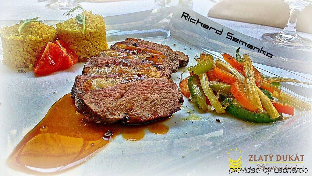 Hotel Zlaty Dukat Kosice Restoran gambar